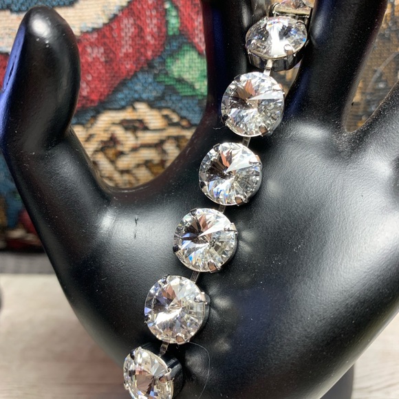 Handmade Swarovski “Clear Crystal” Cup Chain - Picture 2 of 8